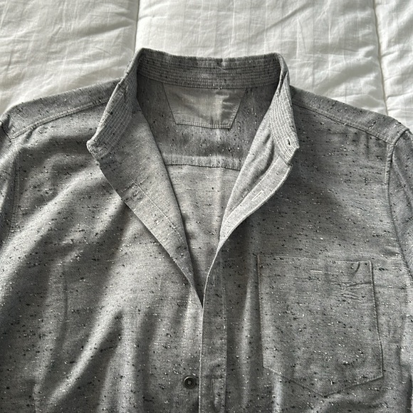 Calvin Klein Men’s Button Down - Picture 3 of 4